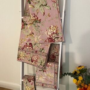 April Cornell Pink Floral Tablecloth Set see pics for dimensions
